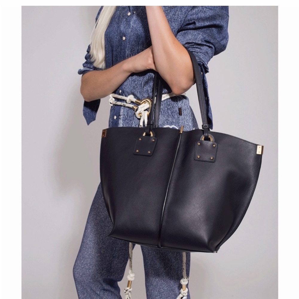Chloe-Vick Leather Tote Bag - Black 1190 - Picture 2 of 16
